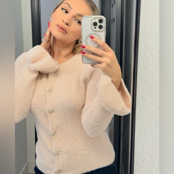 ‘Sarah’ Elegant Blush Pink Rhinestone Bow Button-Up Soft Fuzzy Sweater NWT - Picture 1 of 5